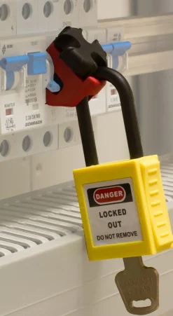 Automaattisulakkeen lukitsin