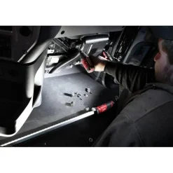 Konepellinalusvalaisin