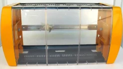 Seinälle asennettava kaappi